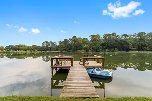 1745 E Pine Lake Cir, Conroe, TX 77316 - Photo 7