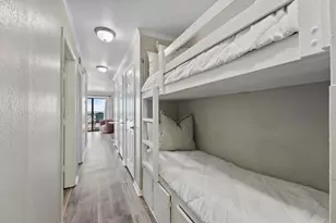 6102 Seawall Blvd, Galveston, TX 77551 - Photo 5