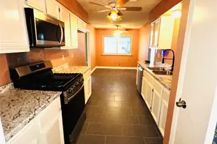 7215 La Entrada Dr, Houston, TX 77083 - Photo 3