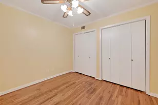 909 Silber Rd, Houston, TX 77024 - Photo 17