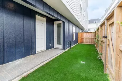 737 Bringhurst Street, Houston, TX 77020 - Photo 3
