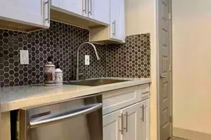6402 Del Monte Dr, Houston, TX 77057 - Photo 5