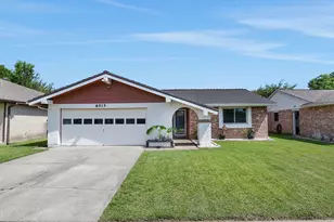8515 Oakhaven Rd, La Porte, TX 77571 - Photo 1