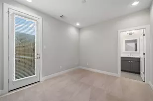 2510 Tuam St, Houston, TX 77004 - Photo 9
