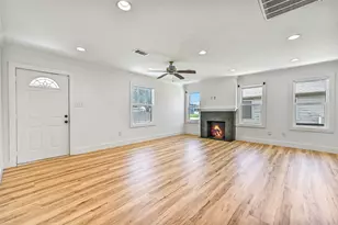4924 Austin Dr, Galveston, TX 77551 - Photo 9