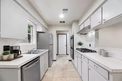 7319 Tall Pines Drive, Houston, TX 77088 - Photo 9