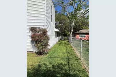 2107 Restridge Drive, Houston, TX 77055 - Photo 29