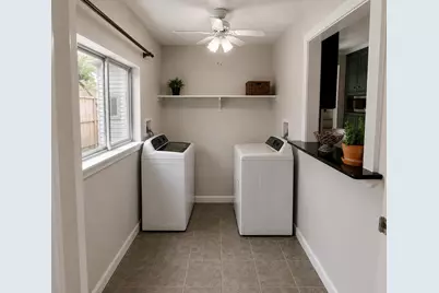 2107 Restridge Drive, Houston, TX 77055 - Photo 5