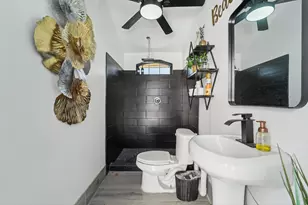 2004 S Palm Ct, Pasadena, TX 77502 - Photo 25