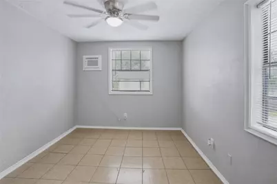 6700 Avenue S Unit D, Houston, TX 77011 - Photo 9