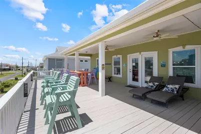 956 Biscayne, Crystal Beach, TX 77650 - Photo 5