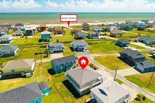 956 Biscayne, Crystal Beach, TX 77650 - Photo 3