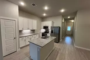 819 Deerhurst Ln, Magnolia, TX 77354 - Photo 3