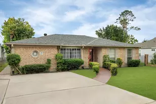 740 Post St, Houston, TX 77022 - Photo 1