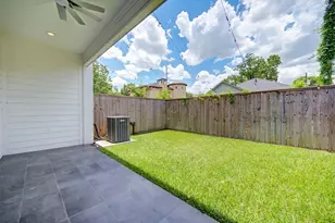 18 Sidney St, Houston, TX 77003 - Photo 27