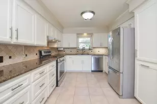 2624 Del Monte Ave, Bay City, TX 77414 - Photo 11