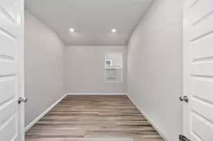 6915 Ventura Dr, Rosharon, TX 77583 - Photo 3