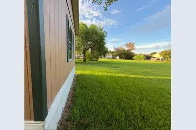 51 Burke Ct, Jones Creek, TX 77541 - Photo 5