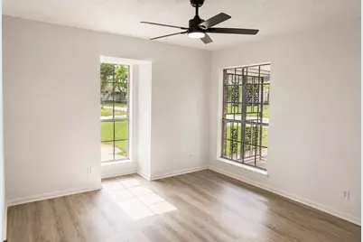 10710 Sandy Shoals Drive, Houston, TX 77071 - Photo 17