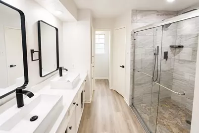 10710 Sandy Shoals Drive, Houston, TX 77071 - Photo 23