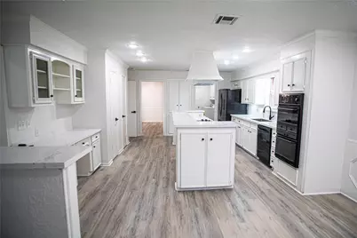 10710 Sandy Shoals Drive, Houston, TX 77071 - Photo 11