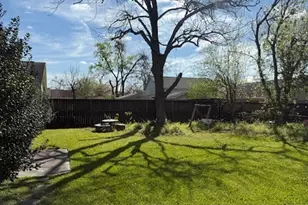 414 E 43rd St, Houston, TX 77022 - Photo 9