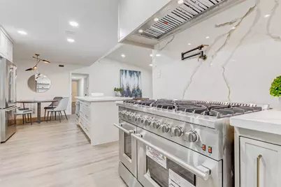 9219 Timberside Drive, Houston, TX 77025 - Photo 19