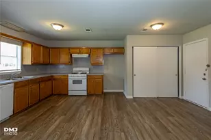 3140 Boyd Ave, Groves, TX 77619 - Photo 9