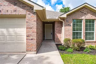 4337 Country Club Dr, Dickinson, TX 77539 - Photo 9