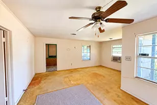 5551 Aspen St, Houston, TX 77081 - Photo 9
