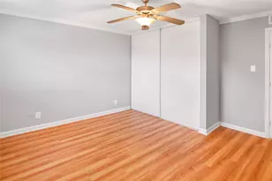 211 W F St, La Porte, TX 77571 - Photo 11