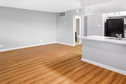 211 W F Street #211, La Porte, TX 77571 - Photo 5