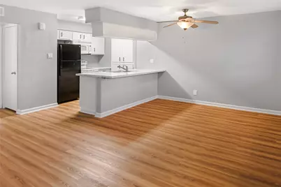 211 W F Street #211, La Porte, TX 77571 - Photo 7