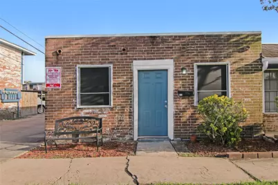211 W F Street #211, La Porte, TX 77571 - Photo 1