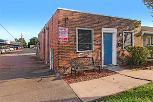 211 W F St, La Porte, TX 77571 - Photo 3