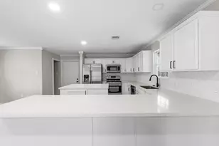 3302 Gladwyne Ln, La Porte, TX 77571 - Photo 11