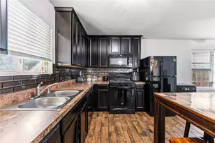 10114 Orchid Spring Ln, Houston, TX 77044 - Photo 9