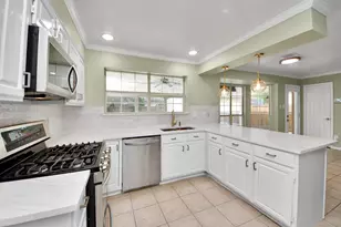7807 Leaf Point Ct, Houston, TX 77095 - Photo 11
