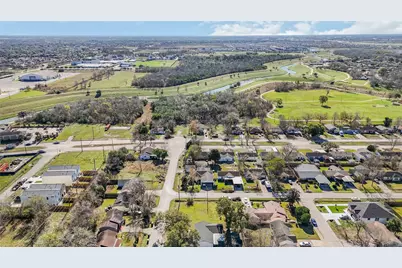 10530 Chesterfield Drive, Houston, TX 77051 - Photo 11