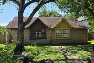 5620 Hollow Pines Dr, Houston, TX 77049 - Photo 1