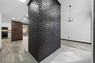 2129 Lake Village Dr, Houston, TX 77339 - Photo 3