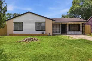 5622 Woodgreen St, Houston, TX 77033 - Photo 1
