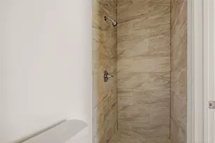 5622 Woodgreen St, Houston, TX 77033 - Photo 11