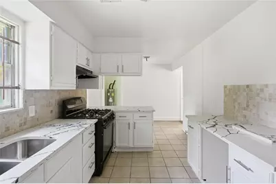 5622 Woodgreen Street, Houston, TX 77033 - Photo 7