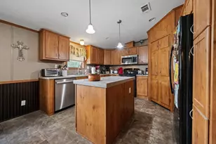 470 Antigua Dr, Point Blank, TX 77364 - Photo 11