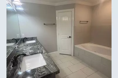 10002 Paintbrush Lane, Sugar Land, TX 77498 - Photo 23