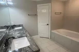 10002 Paintbrush Ln, Sugar Land, TX 77498 - Photo 23