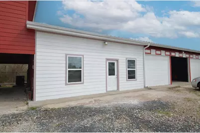 2002 W Airline County Road 55, Rosharon, TX 77583 - Photo 3