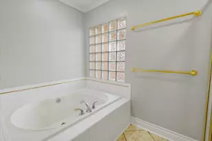 7715 Brush Wood Dr, Houston, TX 77088 - Photo 23