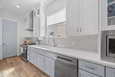 26831 Bay Water Drive, Galveston, TX 77554 - Photo 11